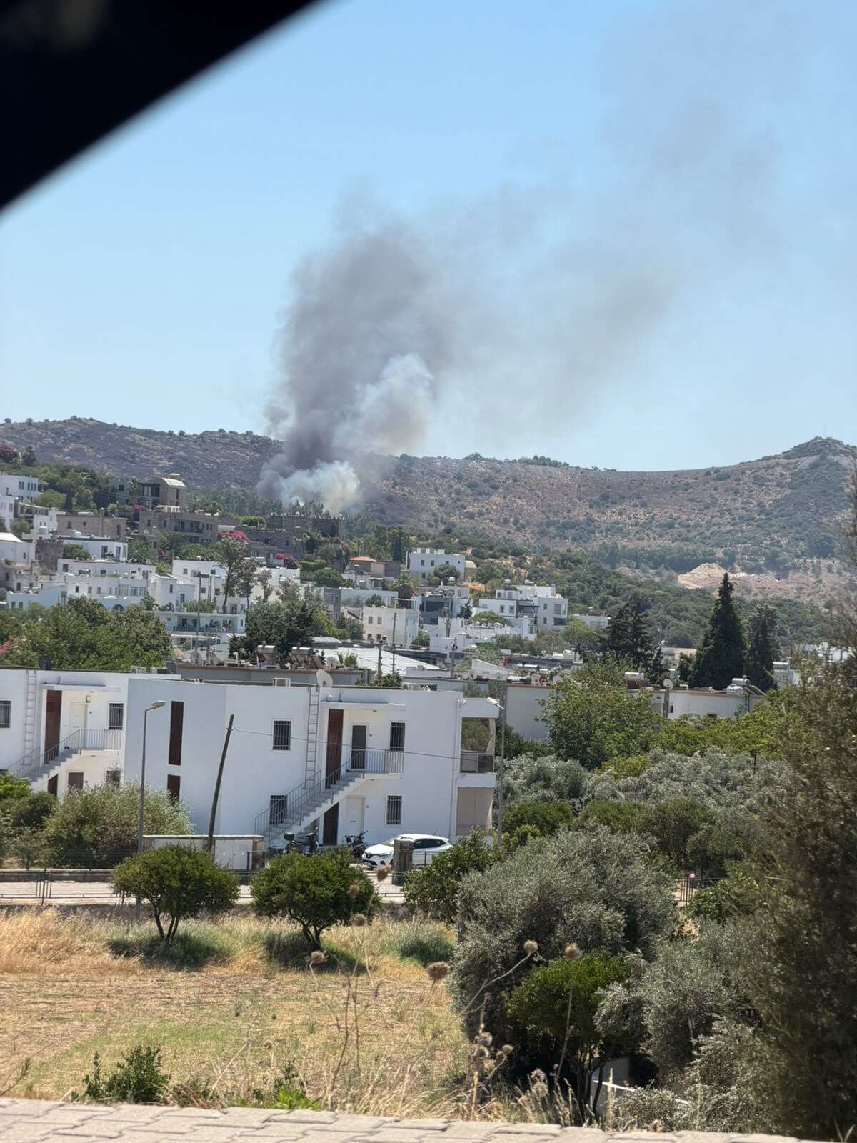 Bodrum'da Korkutan Yangın: Çöp Döküm Sahasında Söndürme Çalışmaları Sürüyor 1